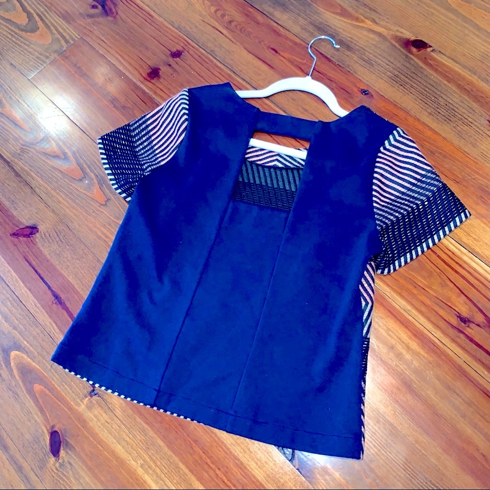 Skies Are Blue Striped Textured Top - Picture 5 of 8